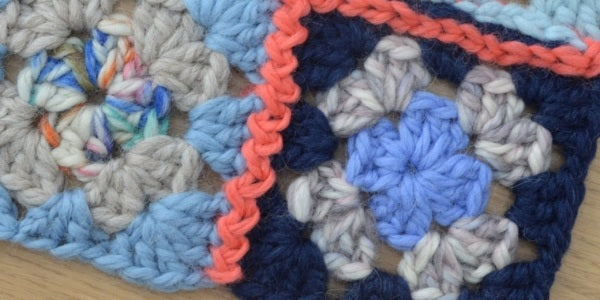 HOW TO JOIN GRANNY SQUARES: 4 EASY CROCHET METHODS (SETP-BY-STEP GUIDE)