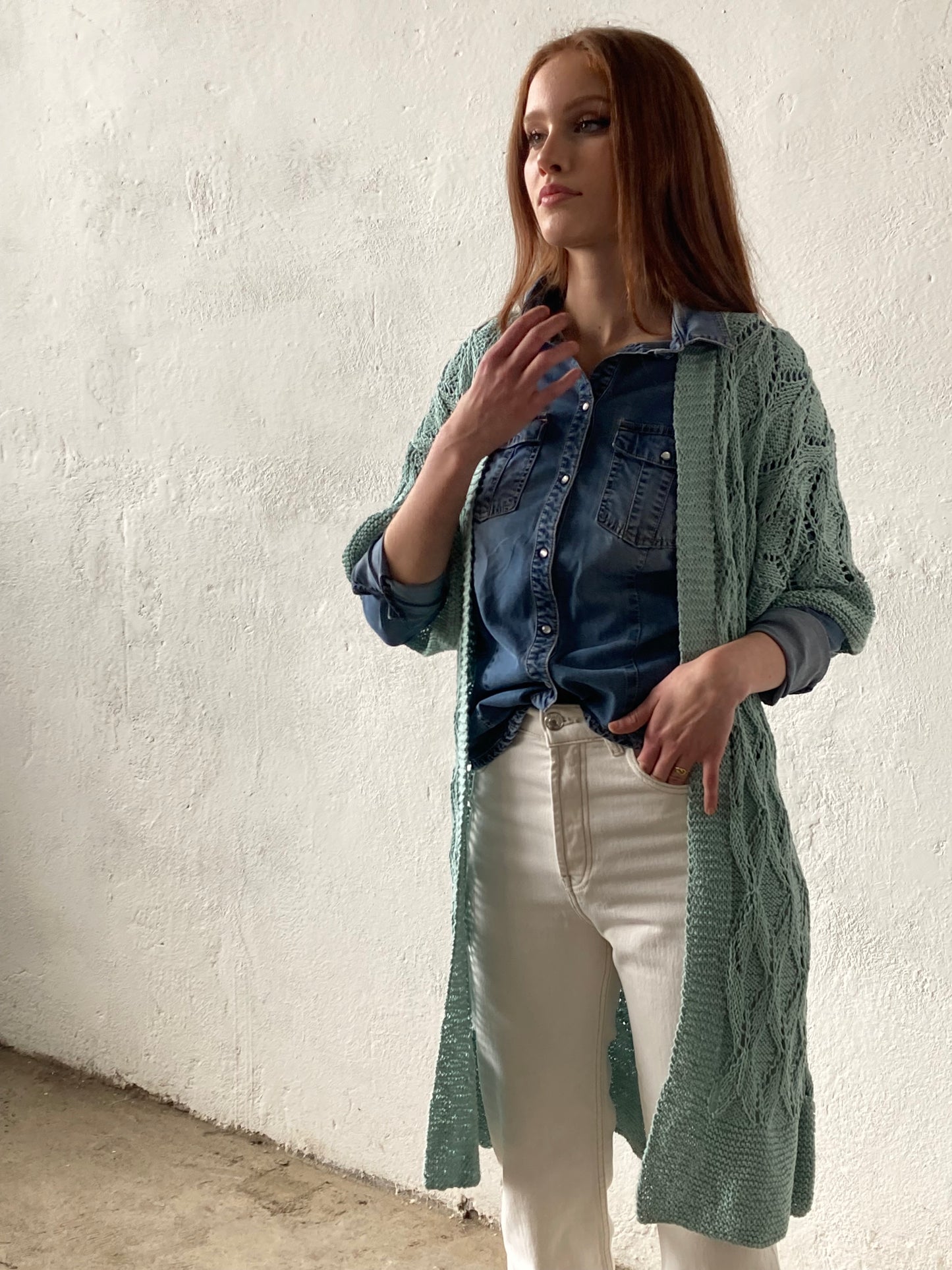 FELICITY CARDI Sample