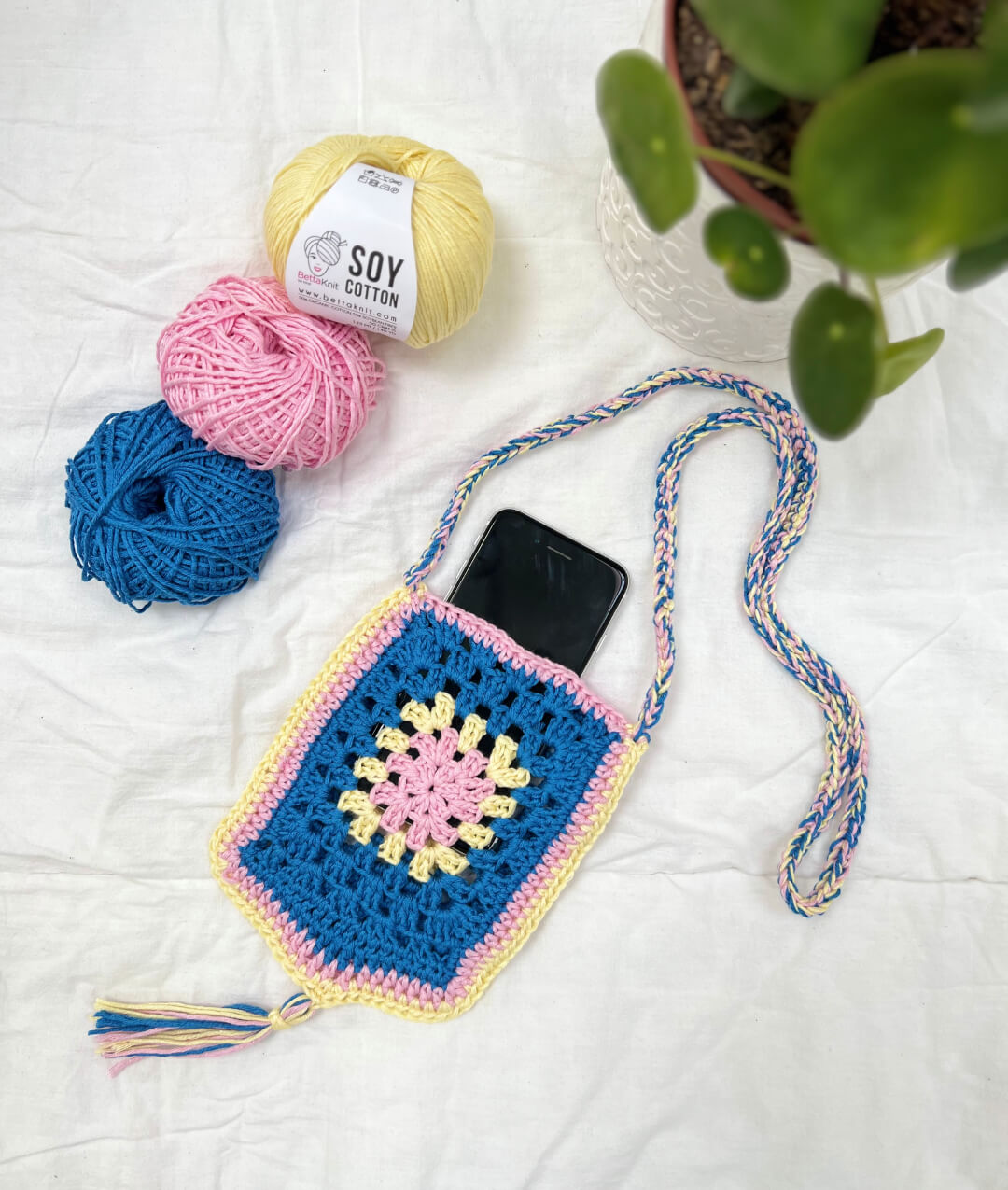 CROCHET KIT COACHELLA PHONE HOLDER
