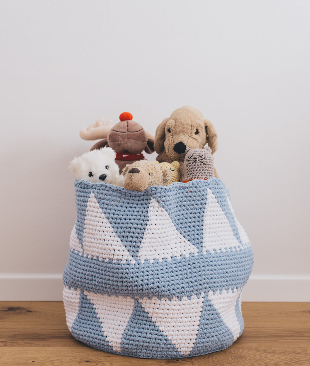 CROCHET KIT HAPPY TOYS BASKET