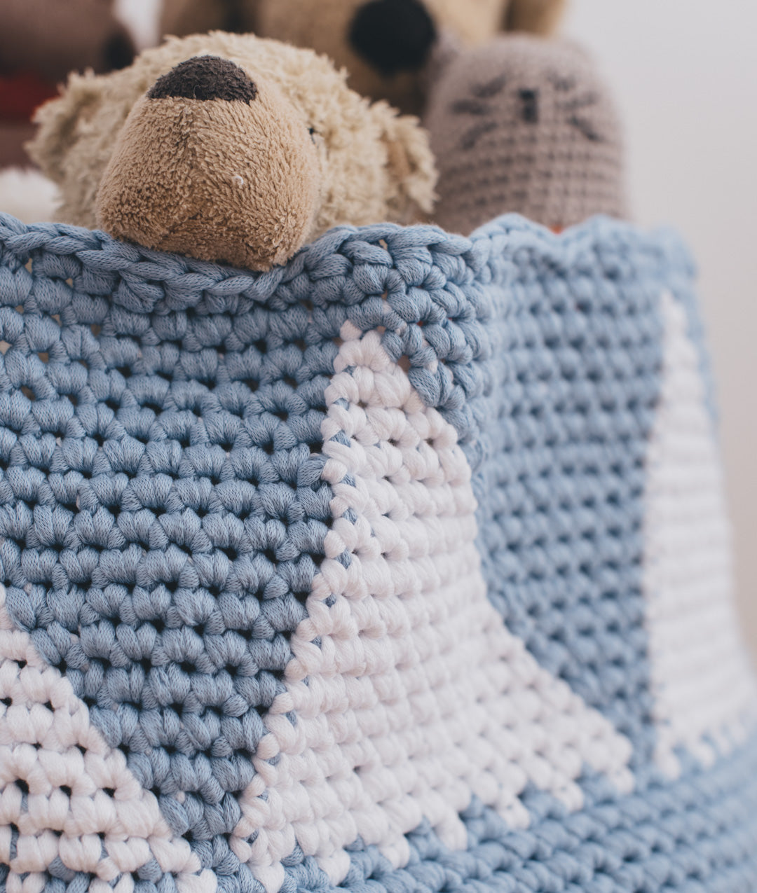 CROCHET KIT HAPPY TOYS BASKET