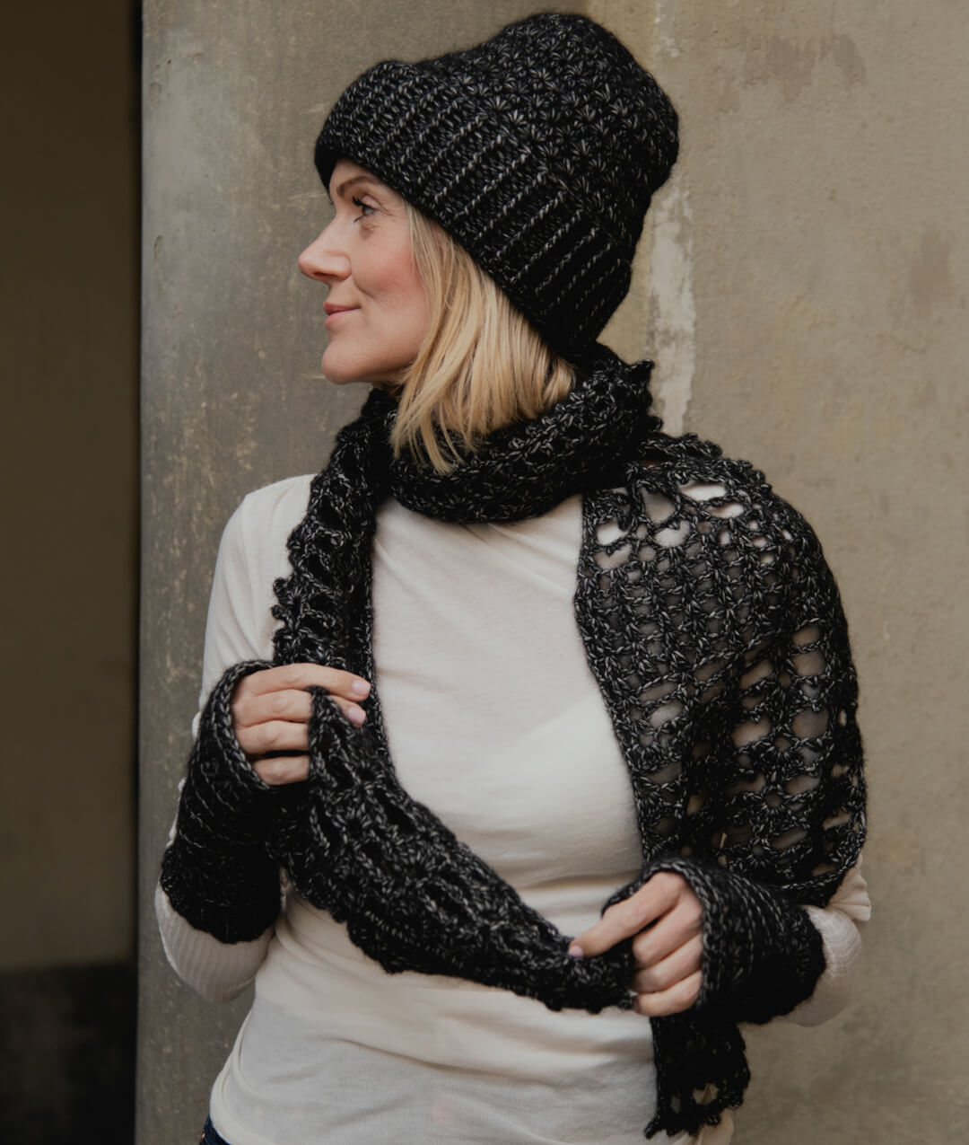 CROCHET KIT MIDNIGHT SCARF