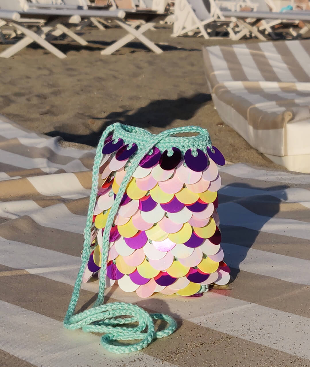 BEACH PARTY CASE - FREE PATTERN