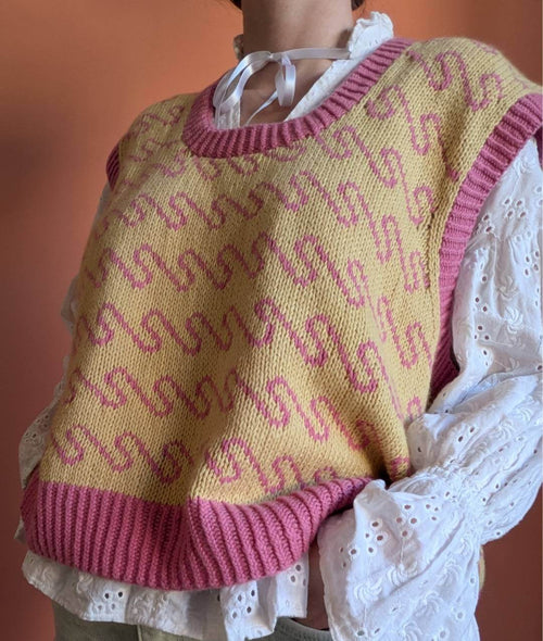 Load image 1 in gallery view. KNITTING KIT ECUME VEST