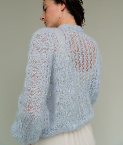 Load image 1 in gallery view. KNITTING KIT GISELE PULL