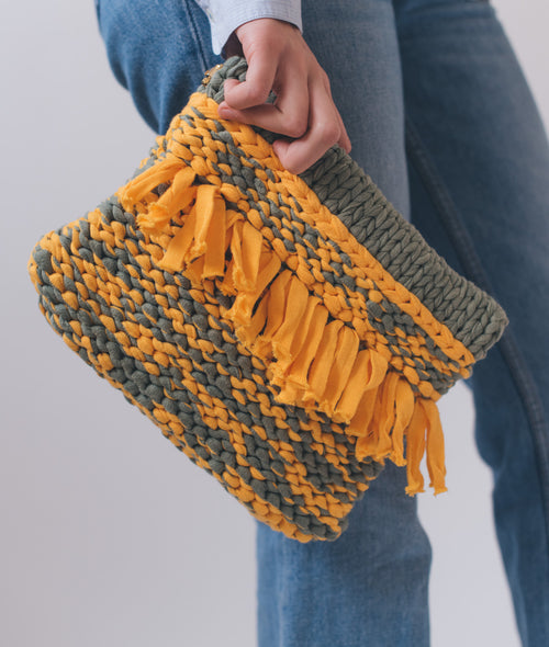 Load image 1 in gallery view. KNITTING KIT BABI CLUTCH