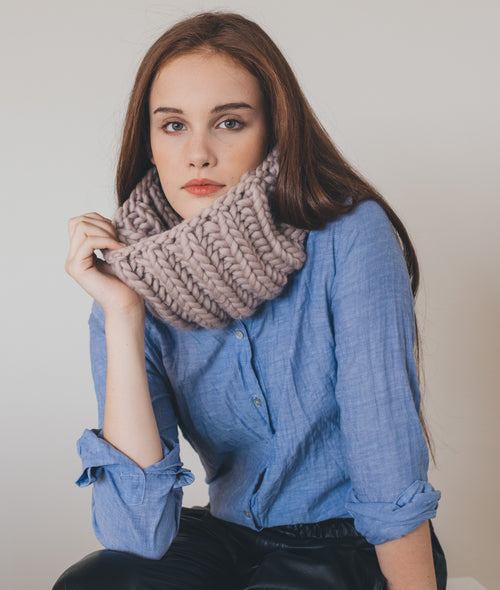 Load image 1 in gallery view. KNITTING KIT BRIOCHE COLLAR