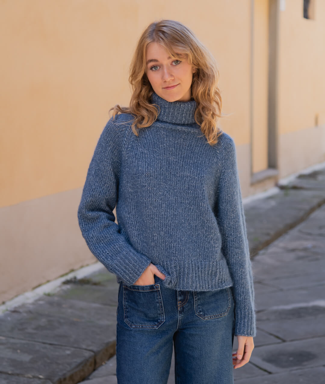Marina Pull – High-Neck Knitting Kit in AlpaCotton | Bettaknit