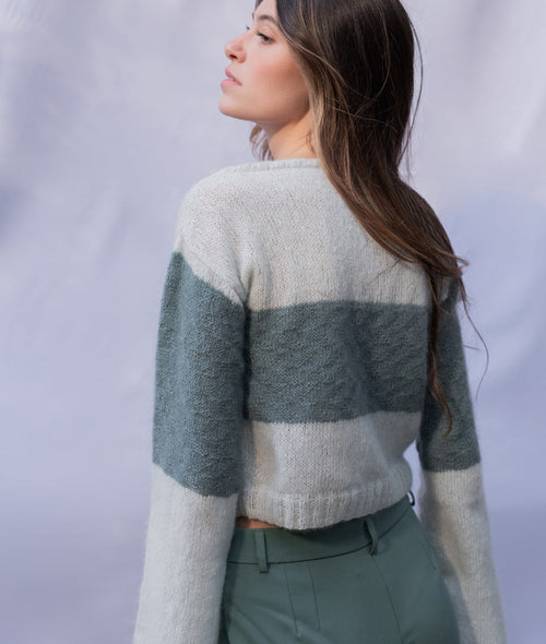 Load image 1 in gallery view. KNITTING KIT PHOEBE PULL