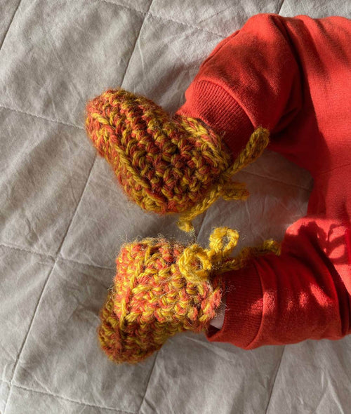 Load image 1 in gallery view. CROCHETING KIT THEO BABY BOOTS
