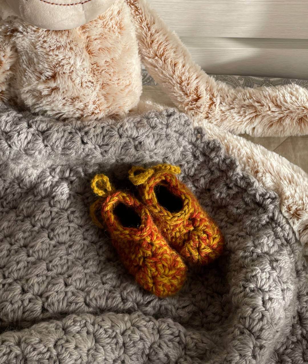 CROCHETING KIT THEO BABY BOOTS