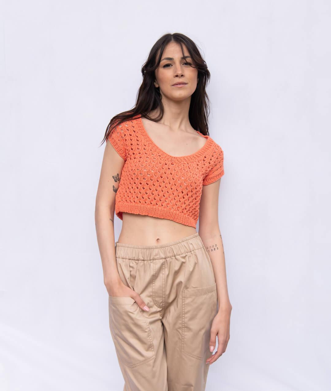LARA CROPPED TEE Sample